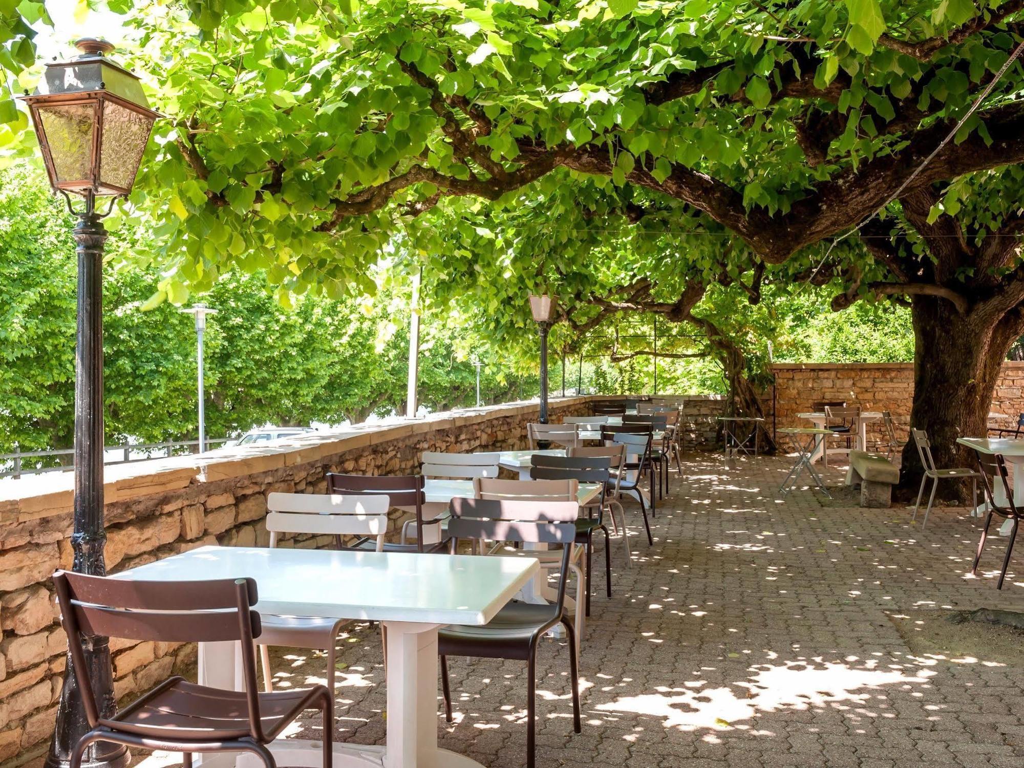 Hotel Restaurant Emile Job Montmerle-sur-Saone Eksteriør bilde