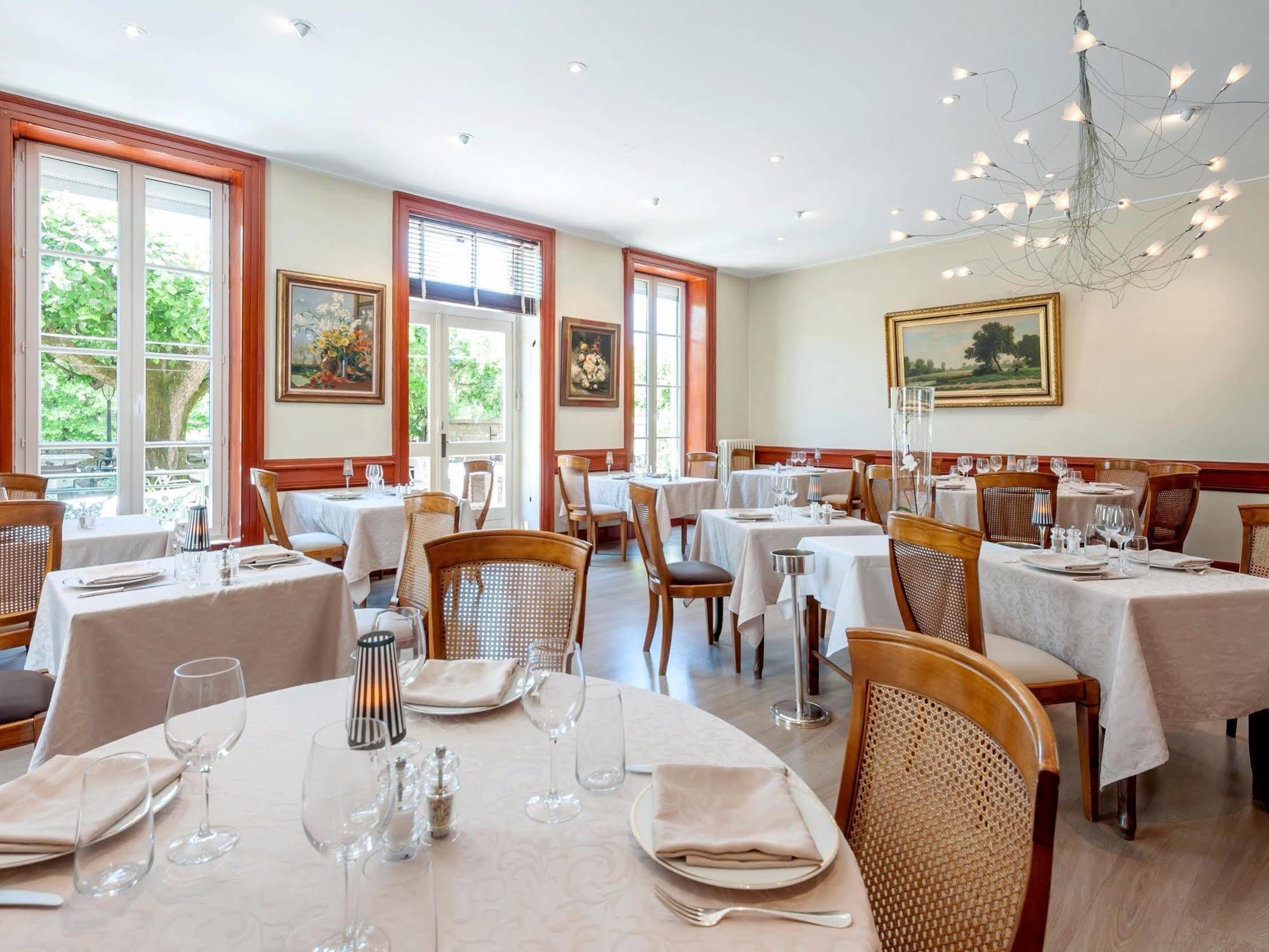 Hotel Restaurant Emile Job Montmerle-sur-Saone Eksteriør bilde